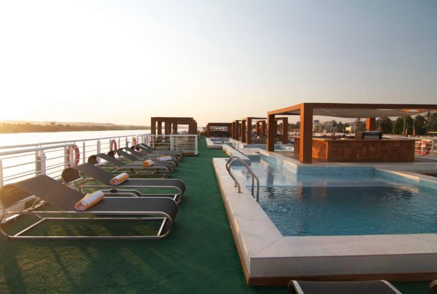 Le Fayan Nile Cruise: Weekly Luxor & Aswan Voyages Hotel Exterior photo